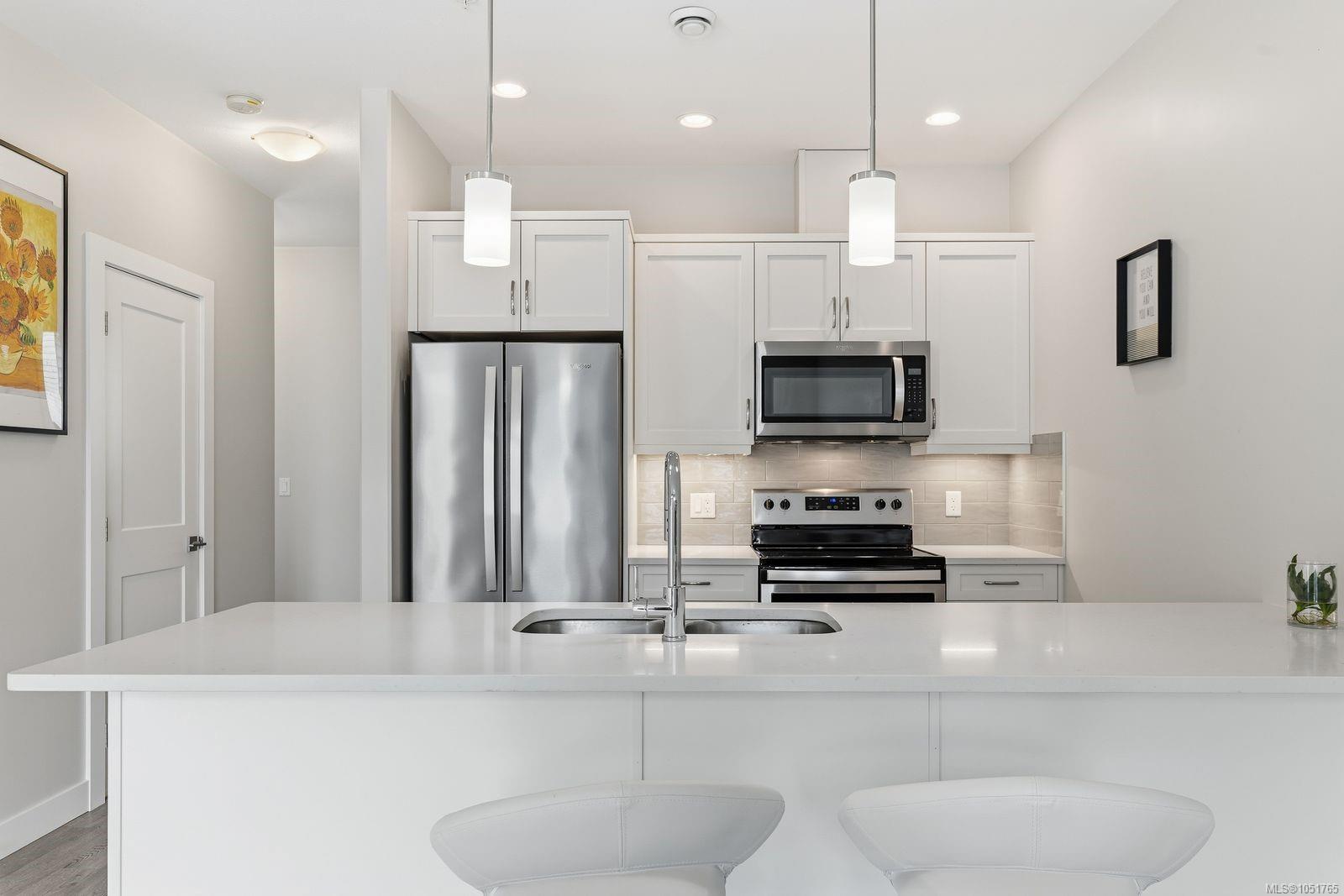 110-1800 Summerhill Pl — listing photo 5 of 38