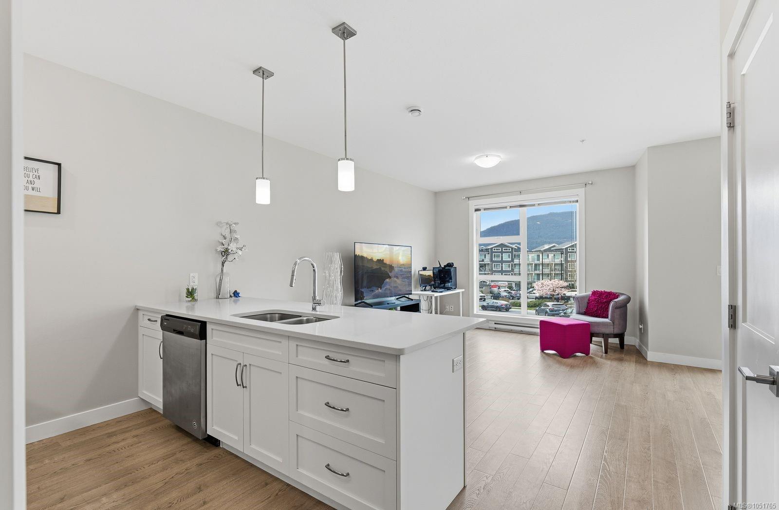 110-1800 Summerhill Pl — listing photo 6 of 38