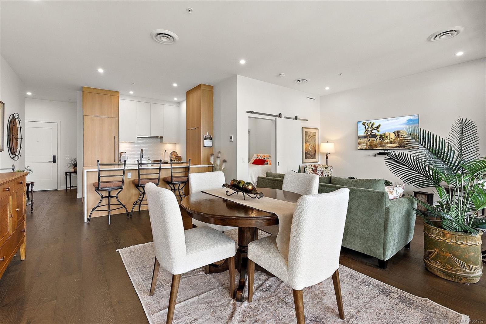 203-9570 Fifth St — listing photo 13 of 33