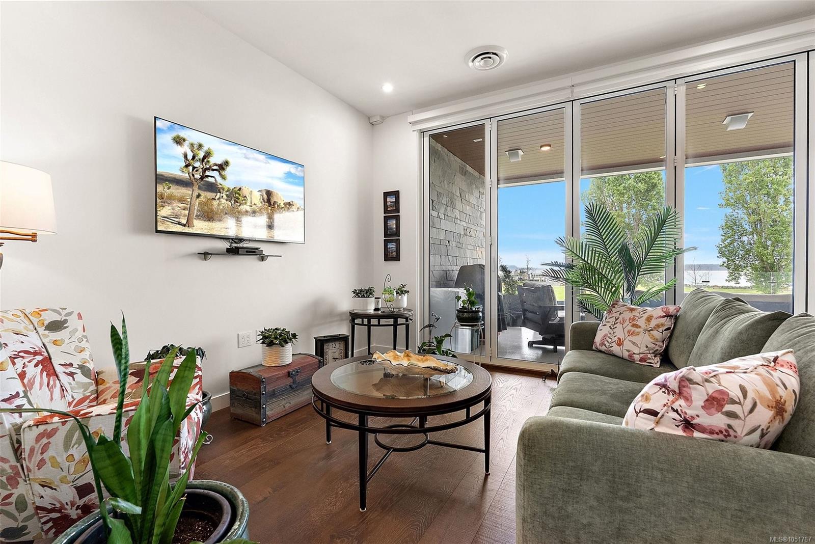 203-9570 Fifth St — listing photo 7 of 33