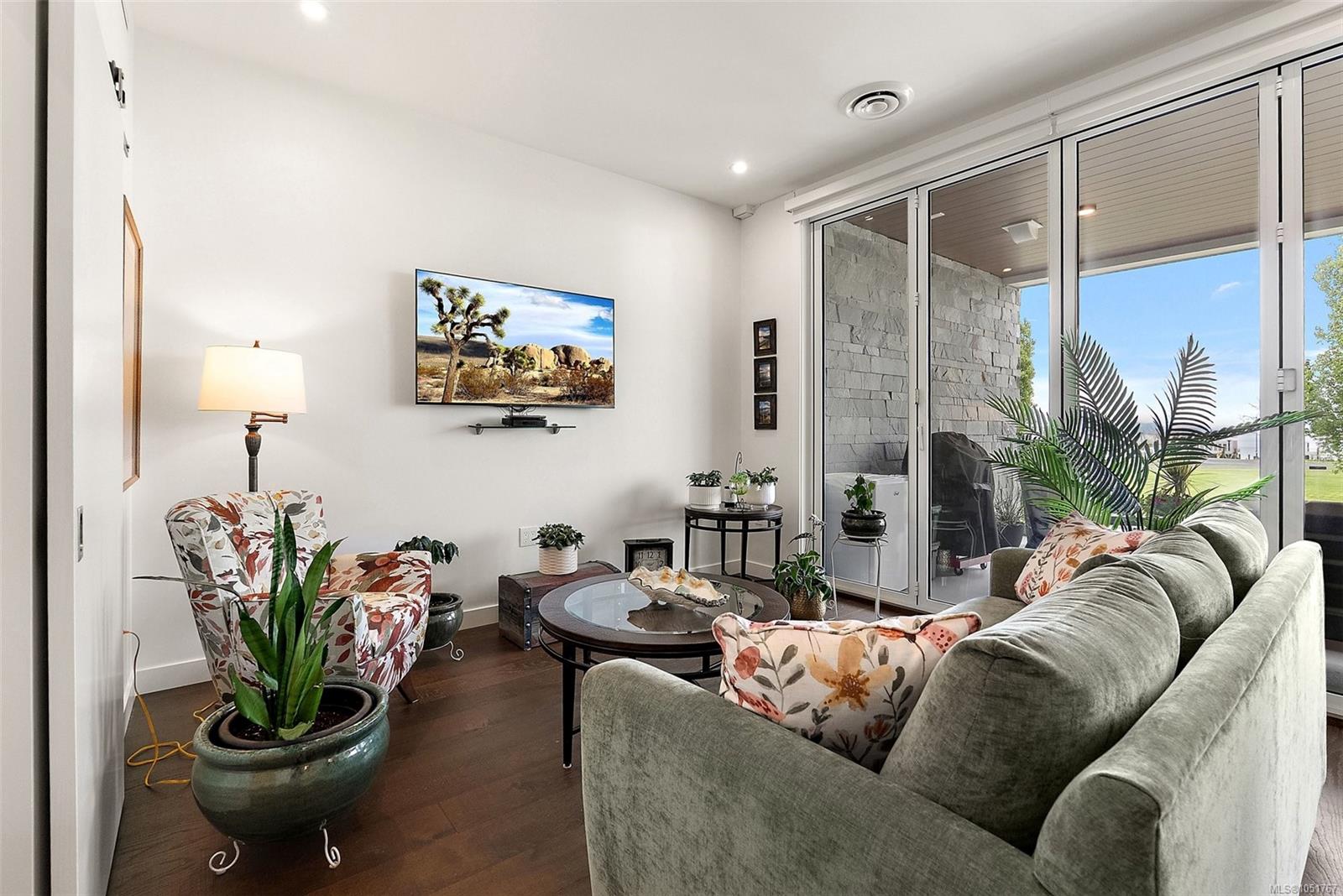 203-9570 Fifth St — listing photo 8 of 33