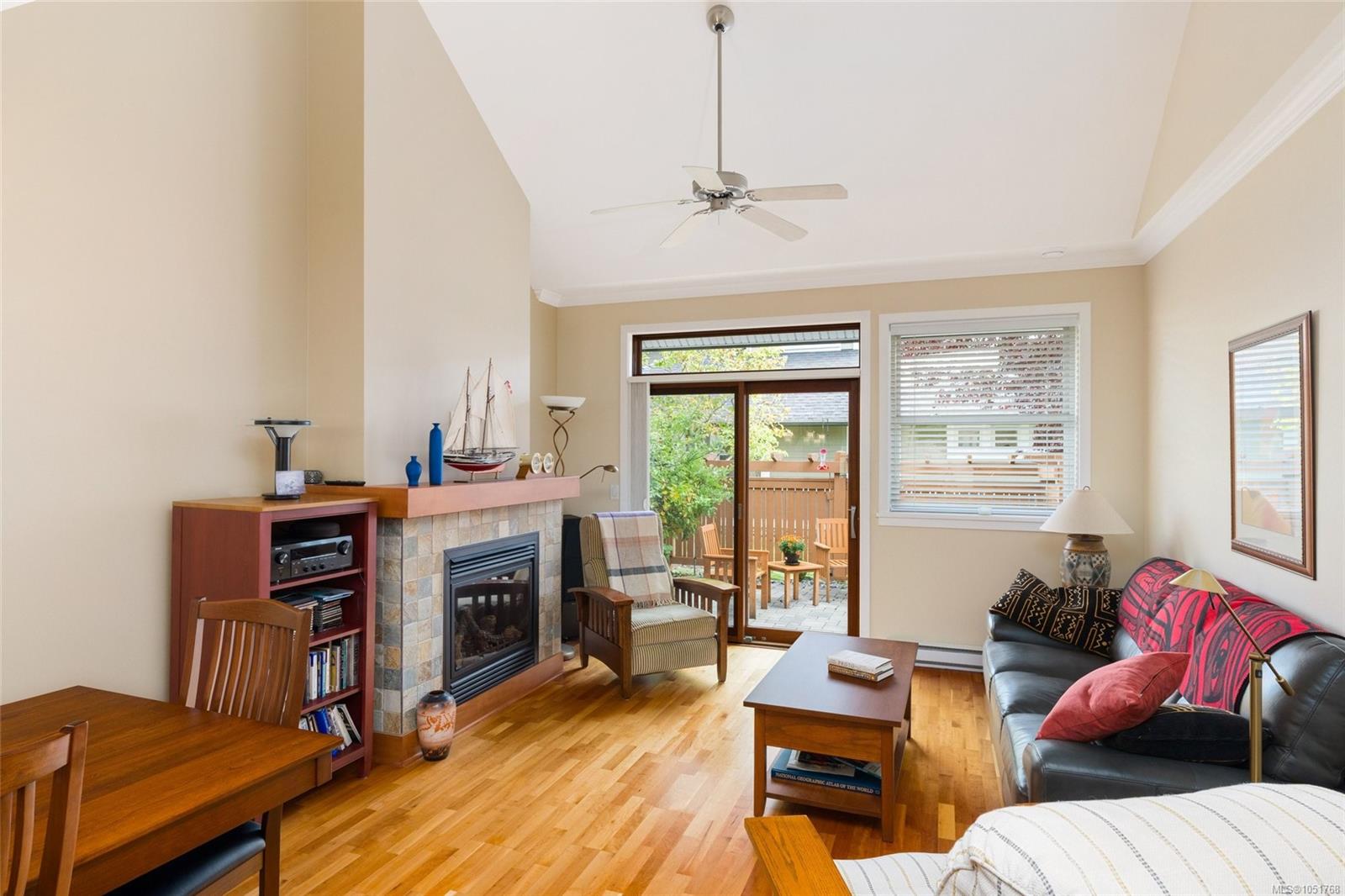 25-10520 McDonald Park Rd — listing photo 3 of 42