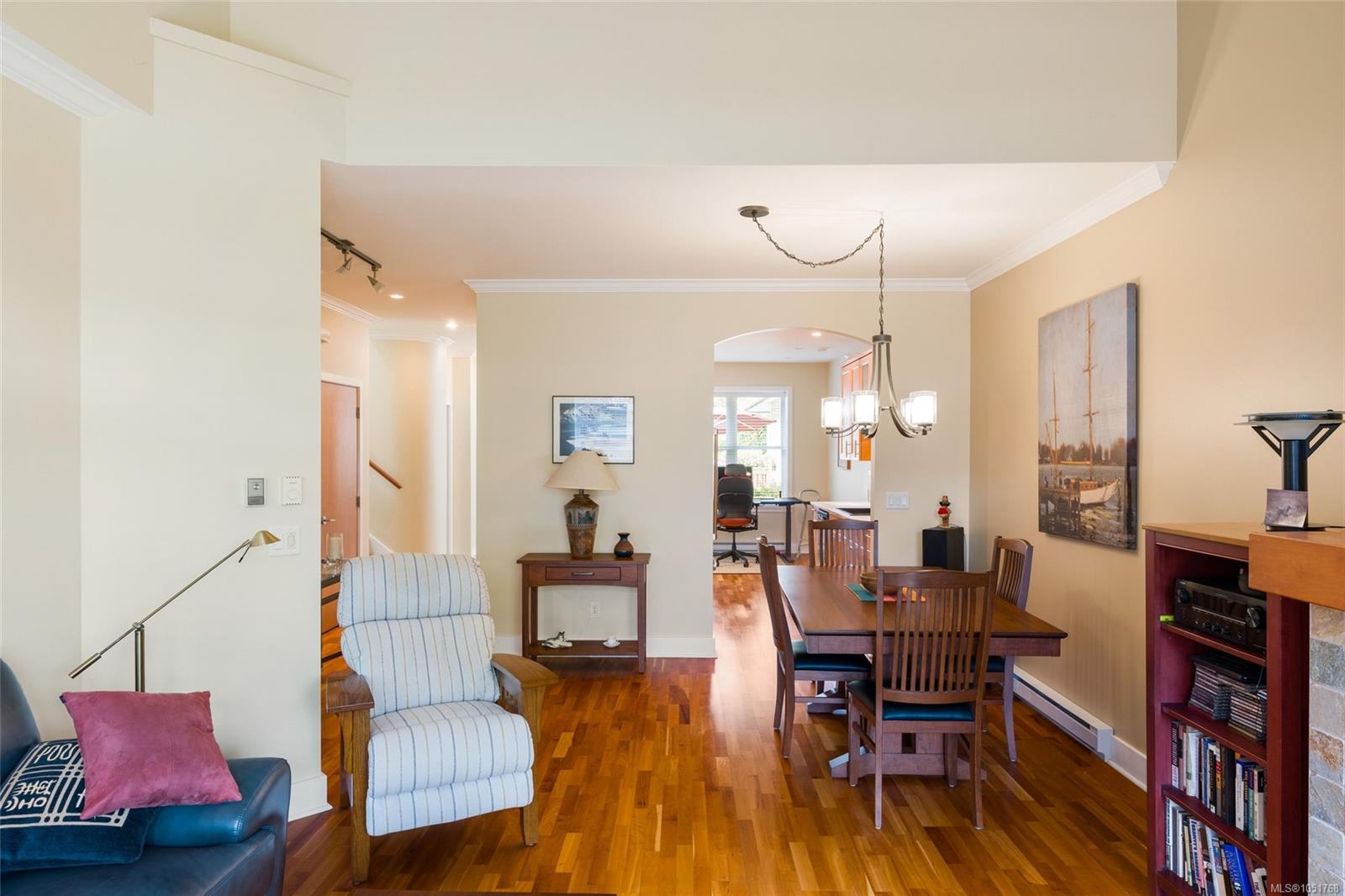 25-10520 McDonald Park Rd — listing photo 6 of 42