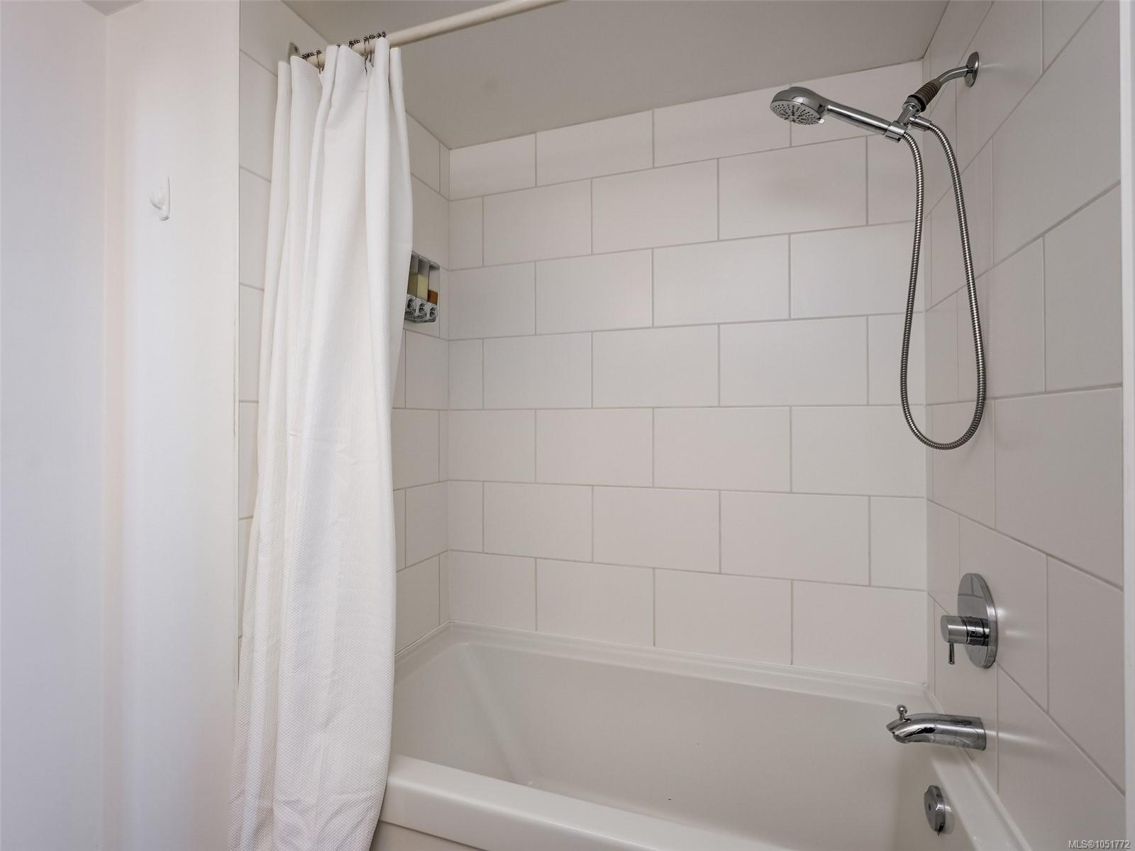 1106-834 Johnson St — listing photo 13 of 23