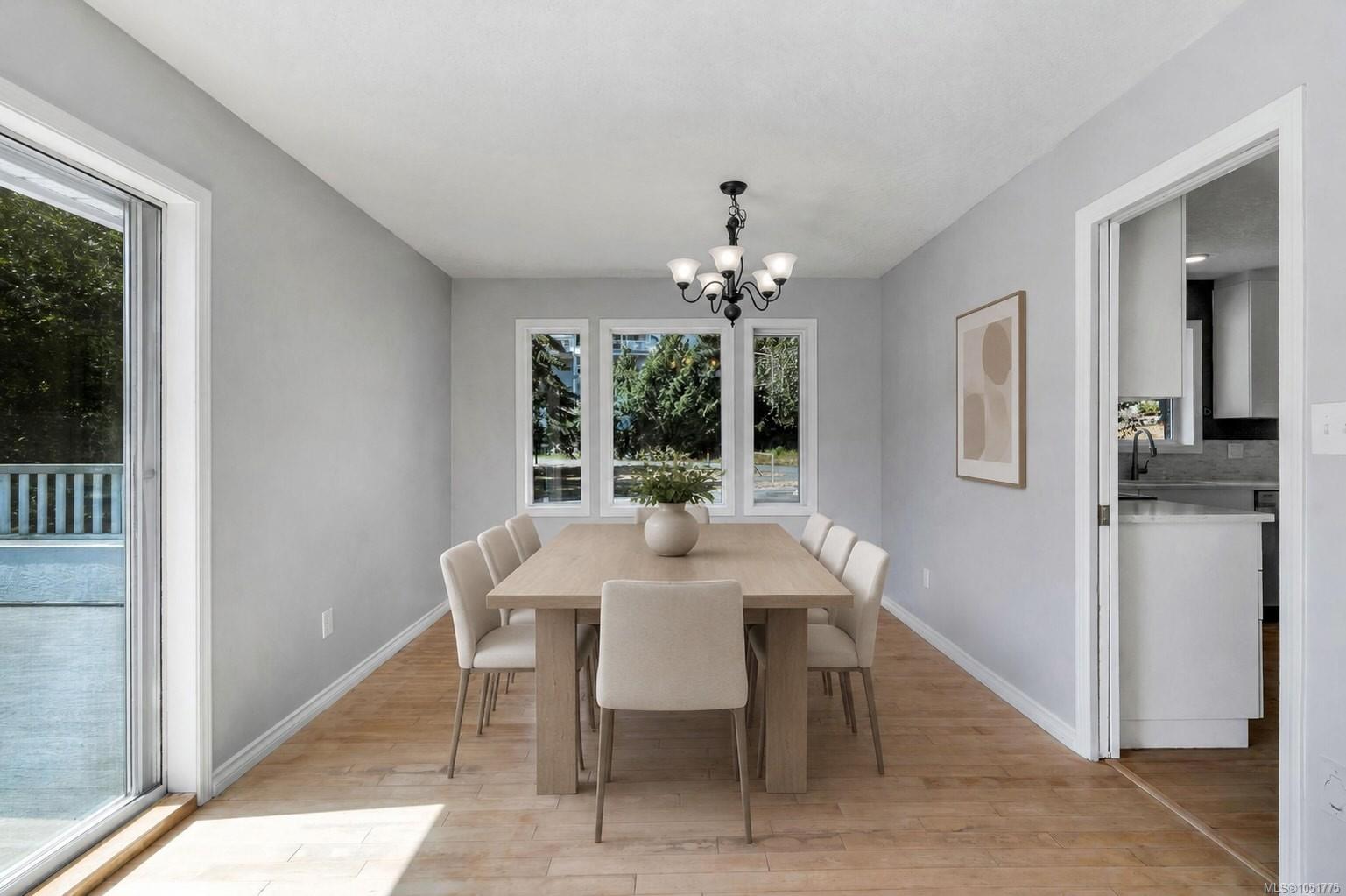 4833 Maplegrove St — listing photo 9 of 63