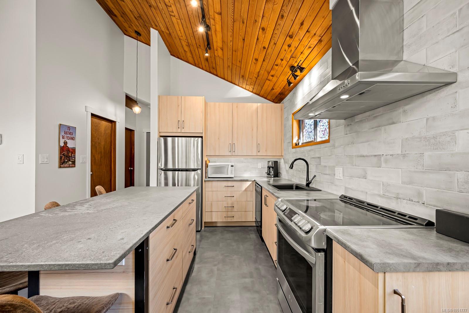 893 Clinton Wood Crt — listing photo 9 of 65