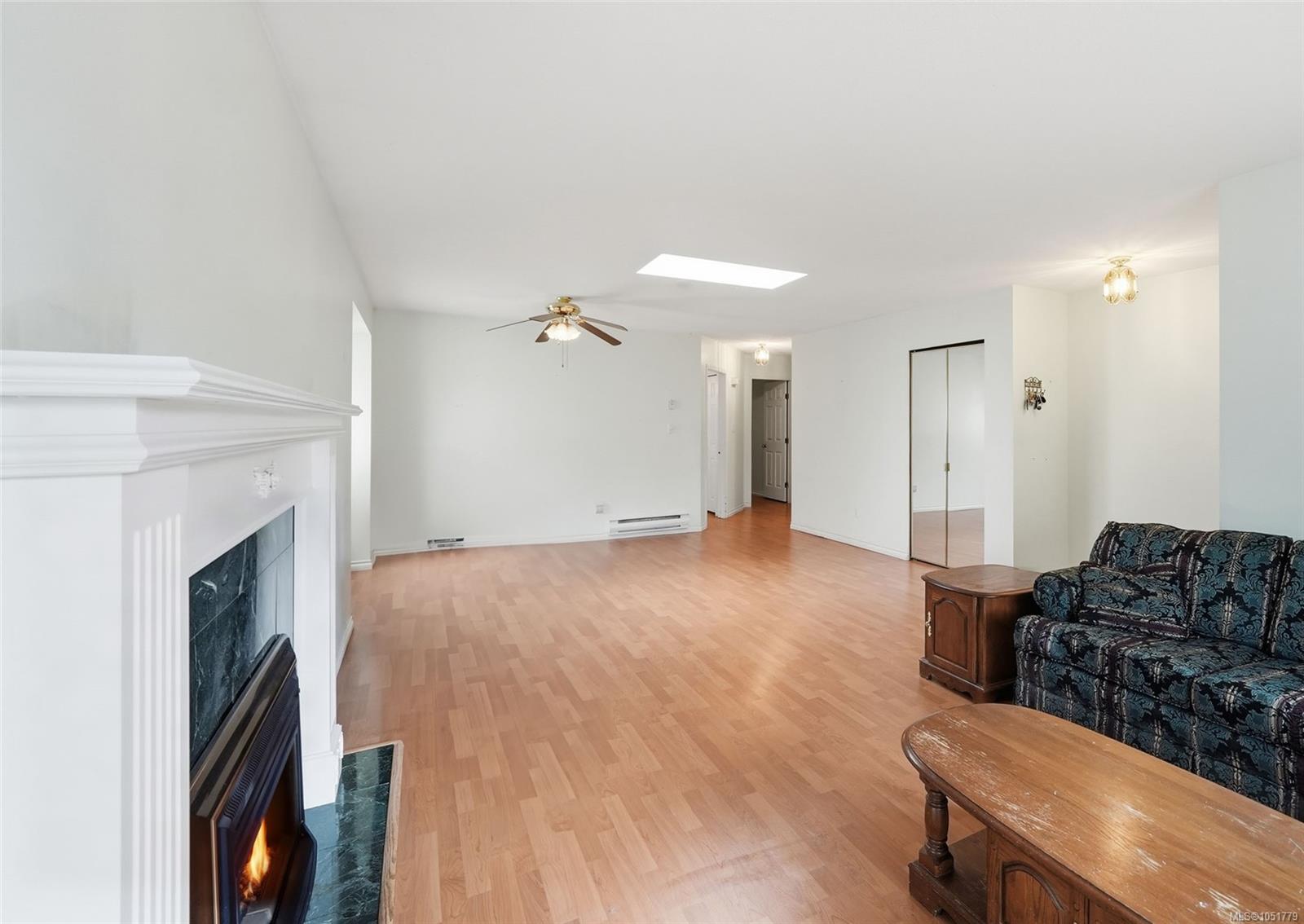 1846 Begonia Way — listing photo 11 of 42