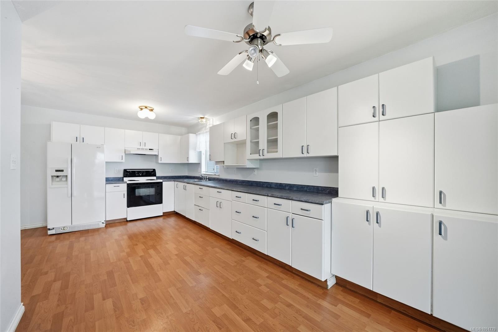 1846 Begonia Way — listing photo 13 of 42