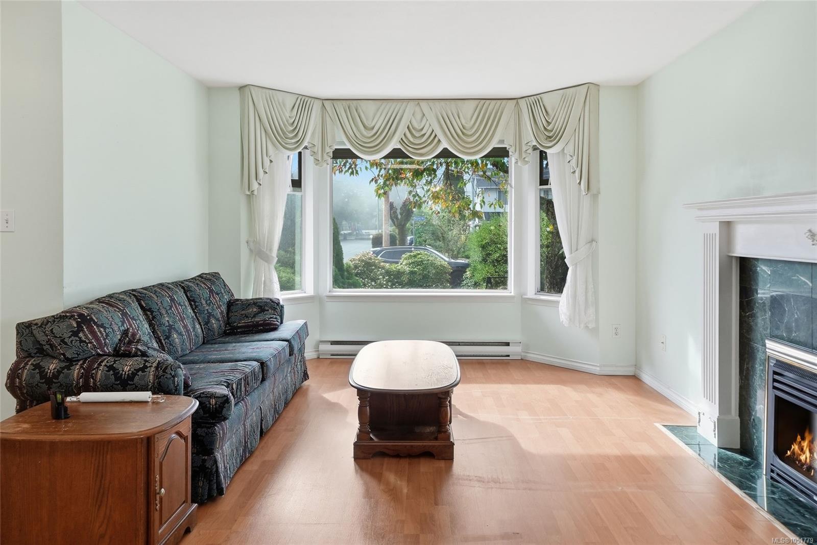 1846 Begonia Way — listing photo 5 of 42