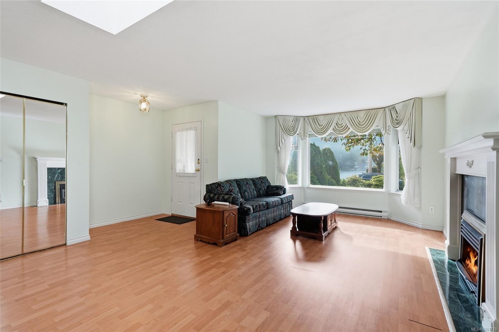 1846 Begonia Way — listing photo 6 of 42