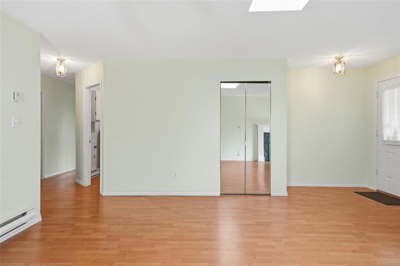 1846 Begonia Way — listing photo 7 of 42