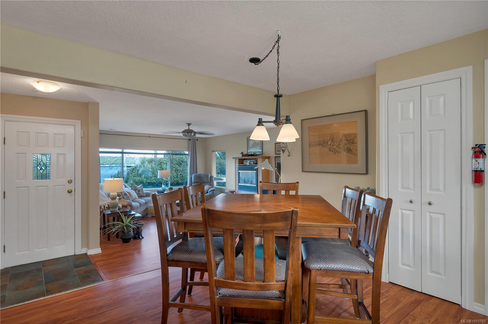 558 Alder St — listing photo 8 of 40