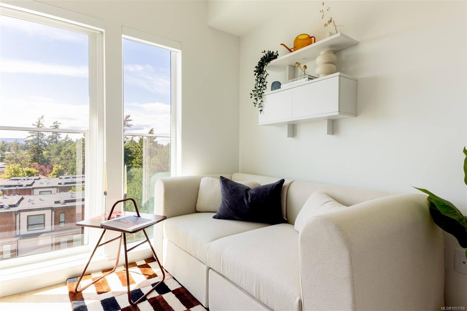 616-1075 Tillicum Rd — listing photo 4 of 18