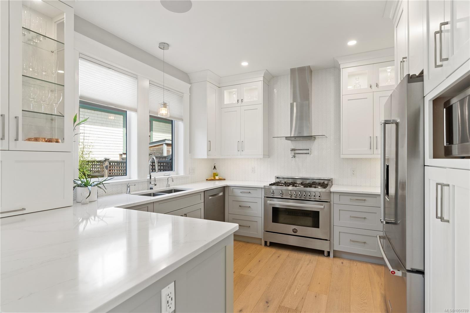 196 Olive St — listing photo 13 of 55