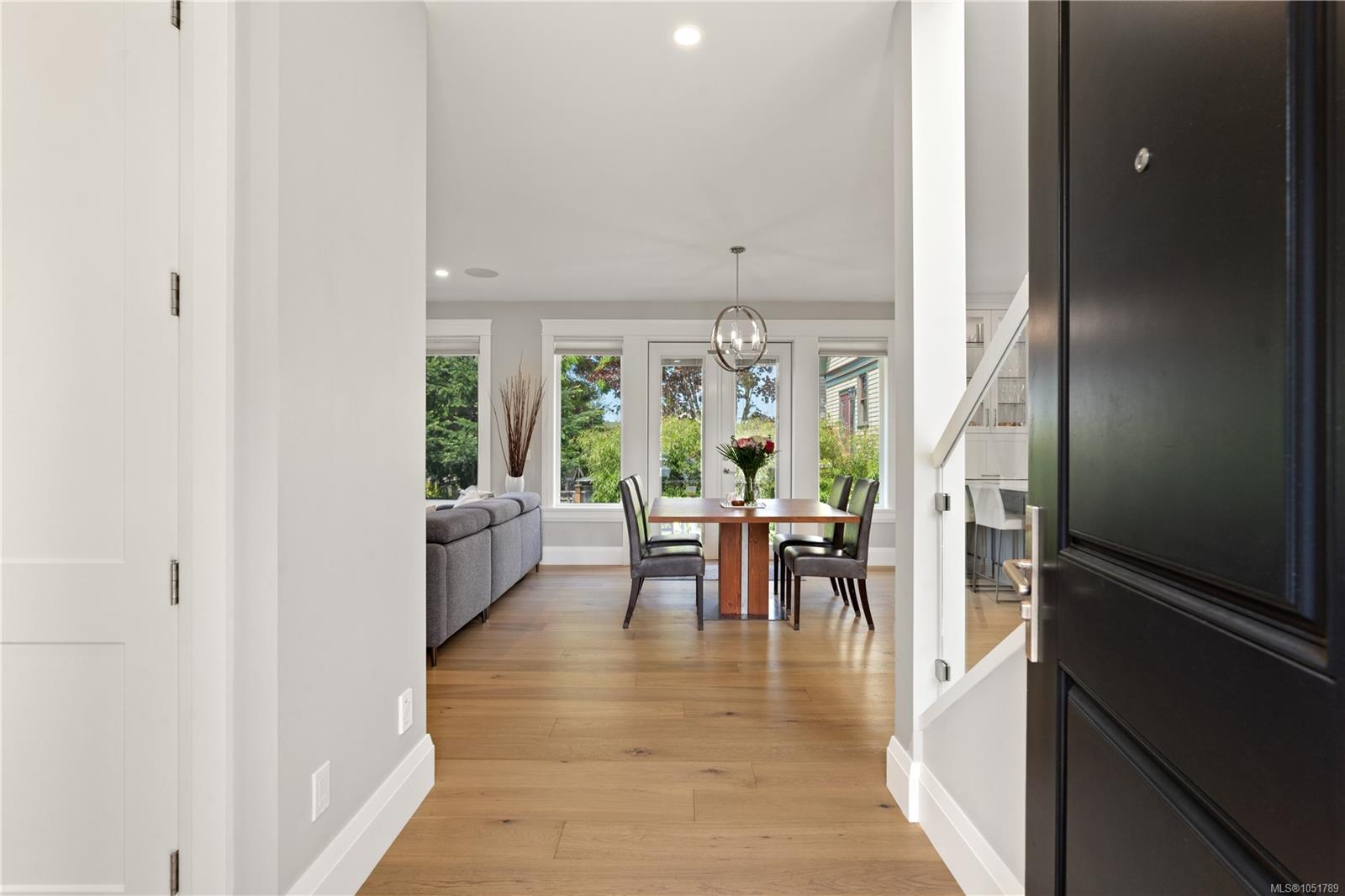 196 Olive St — listing photo 6 of 55
