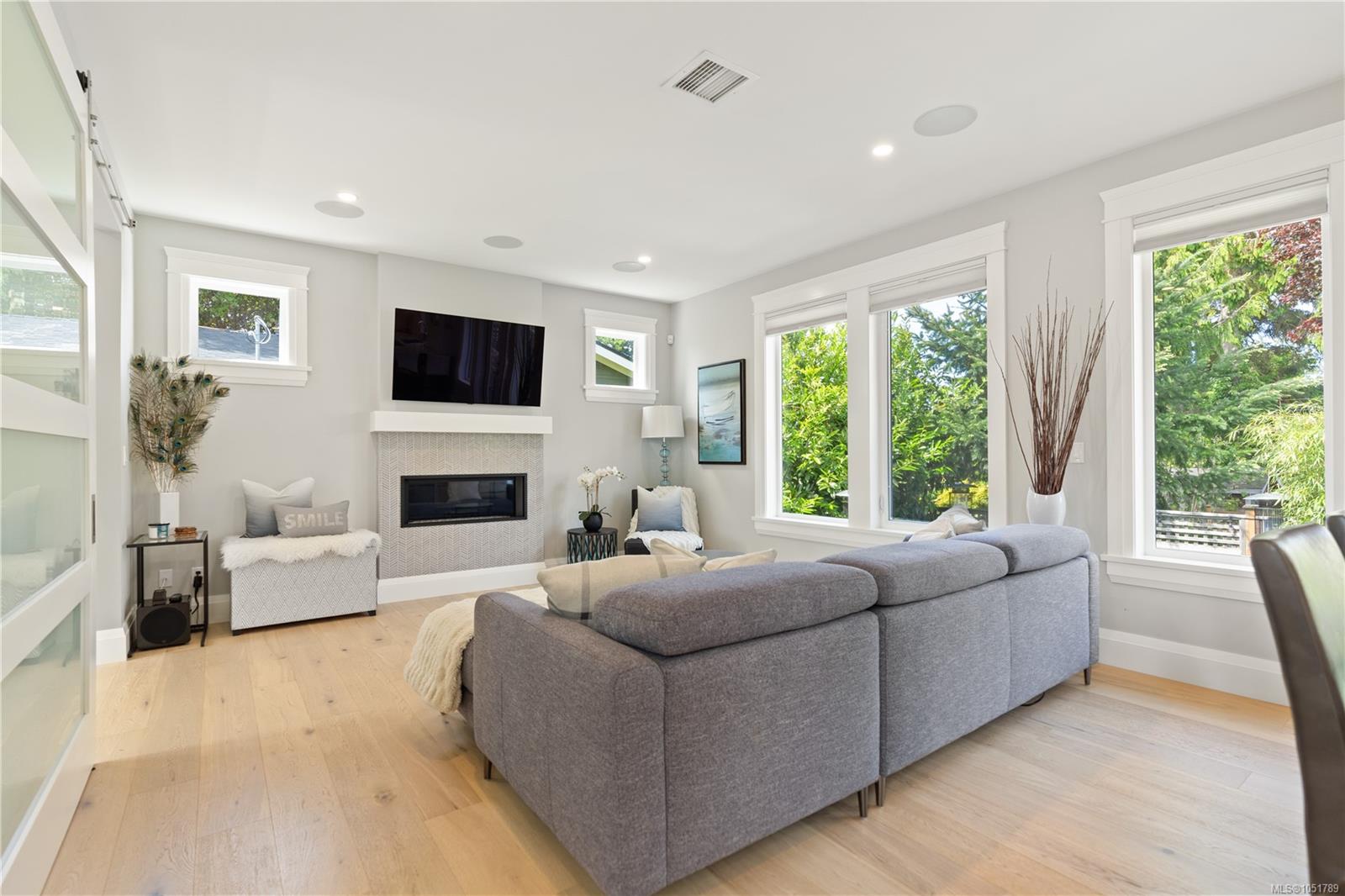 196 Olive St — listing photo 7 of 55