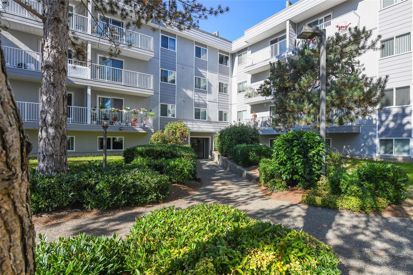107-175 Centennial Dr — listing photo 2 of 30