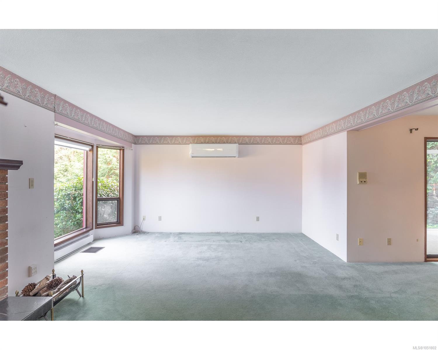 142 SUNNINGDALE Rd — listing photo 11 of 22