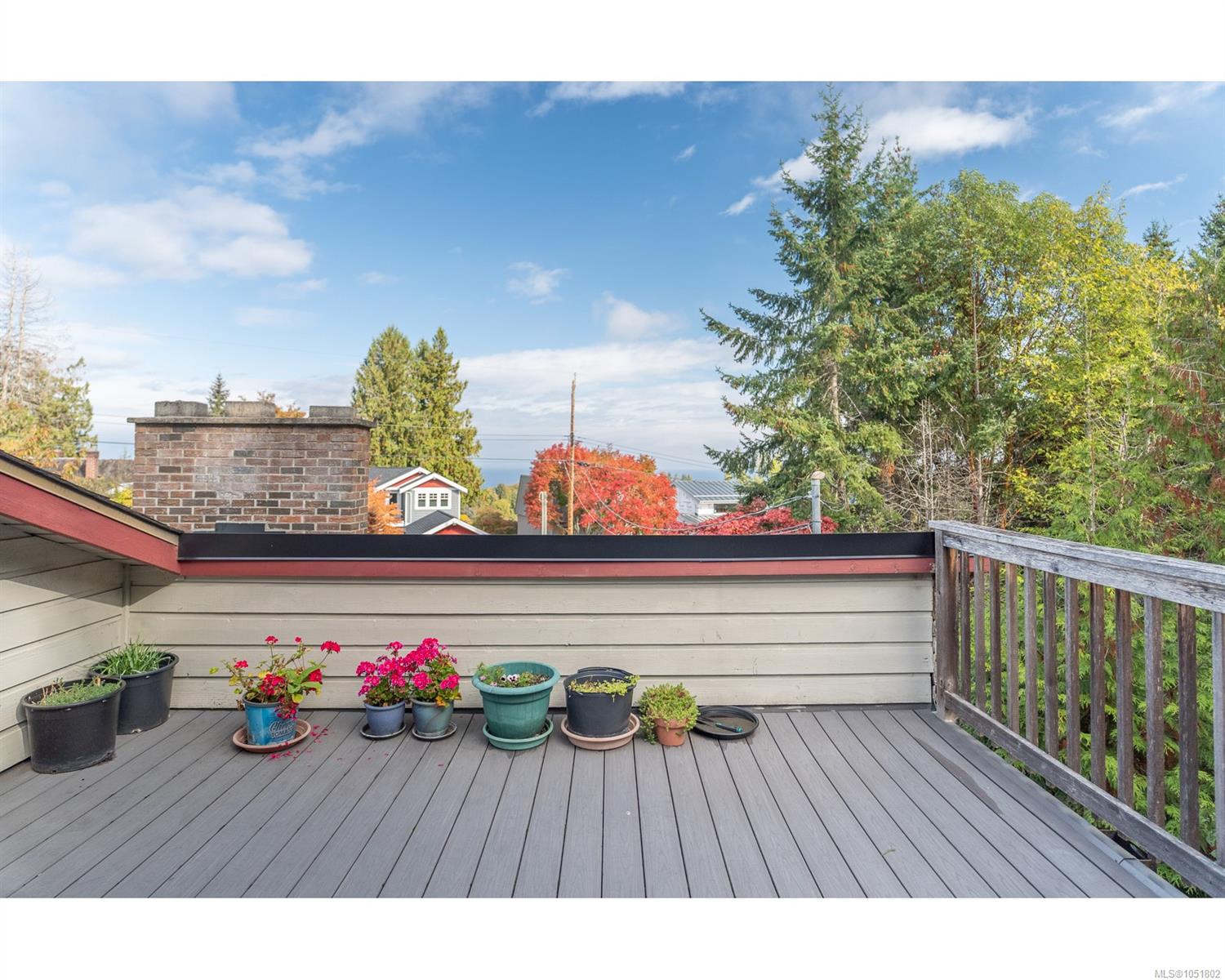 142 SUNNINGDALE Rd — listing photo 5 of 22