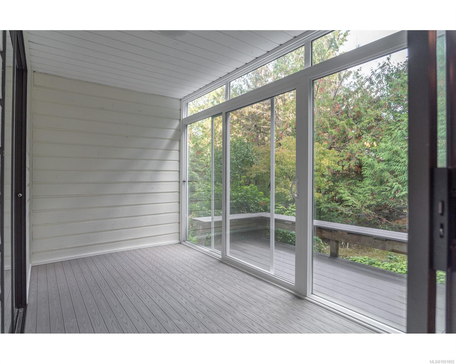 142 SUNNINGDALE Rd — listing photo 8 of 22