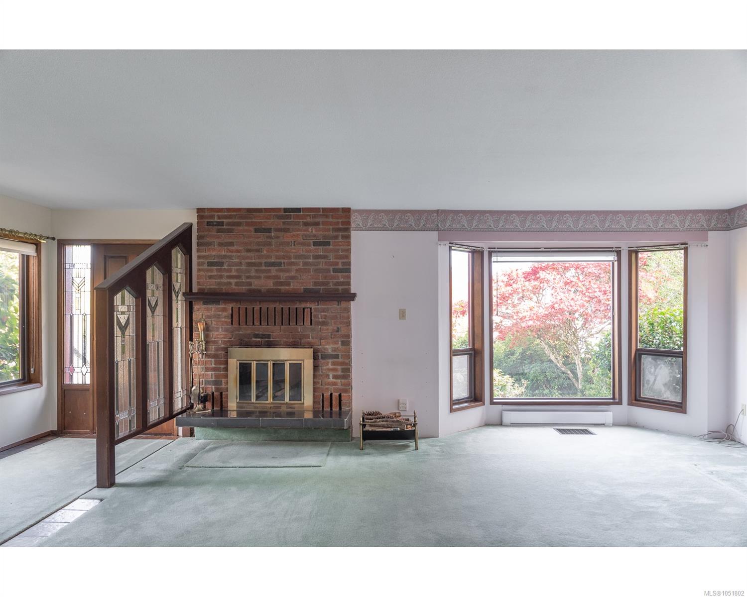 142 SUNNINGDALE Rd — listing photo 10 of 22