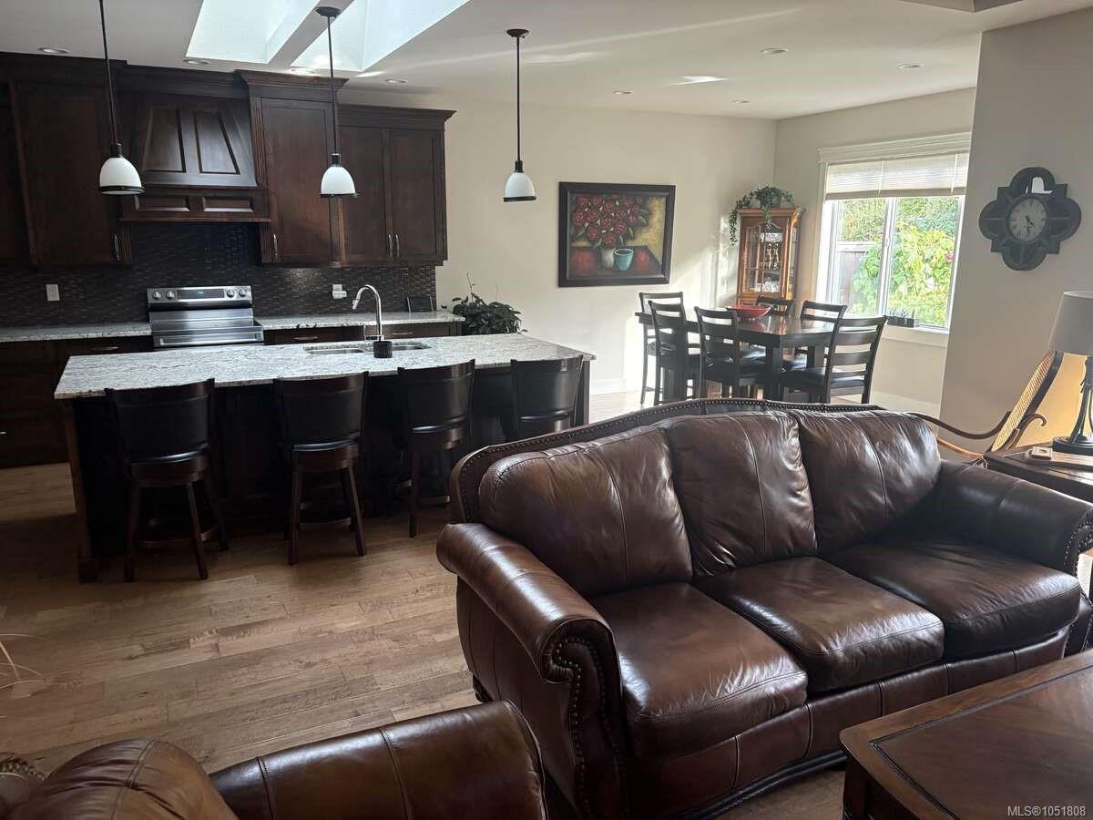 246 Lodgepole Dr — listing photo 11 of 35