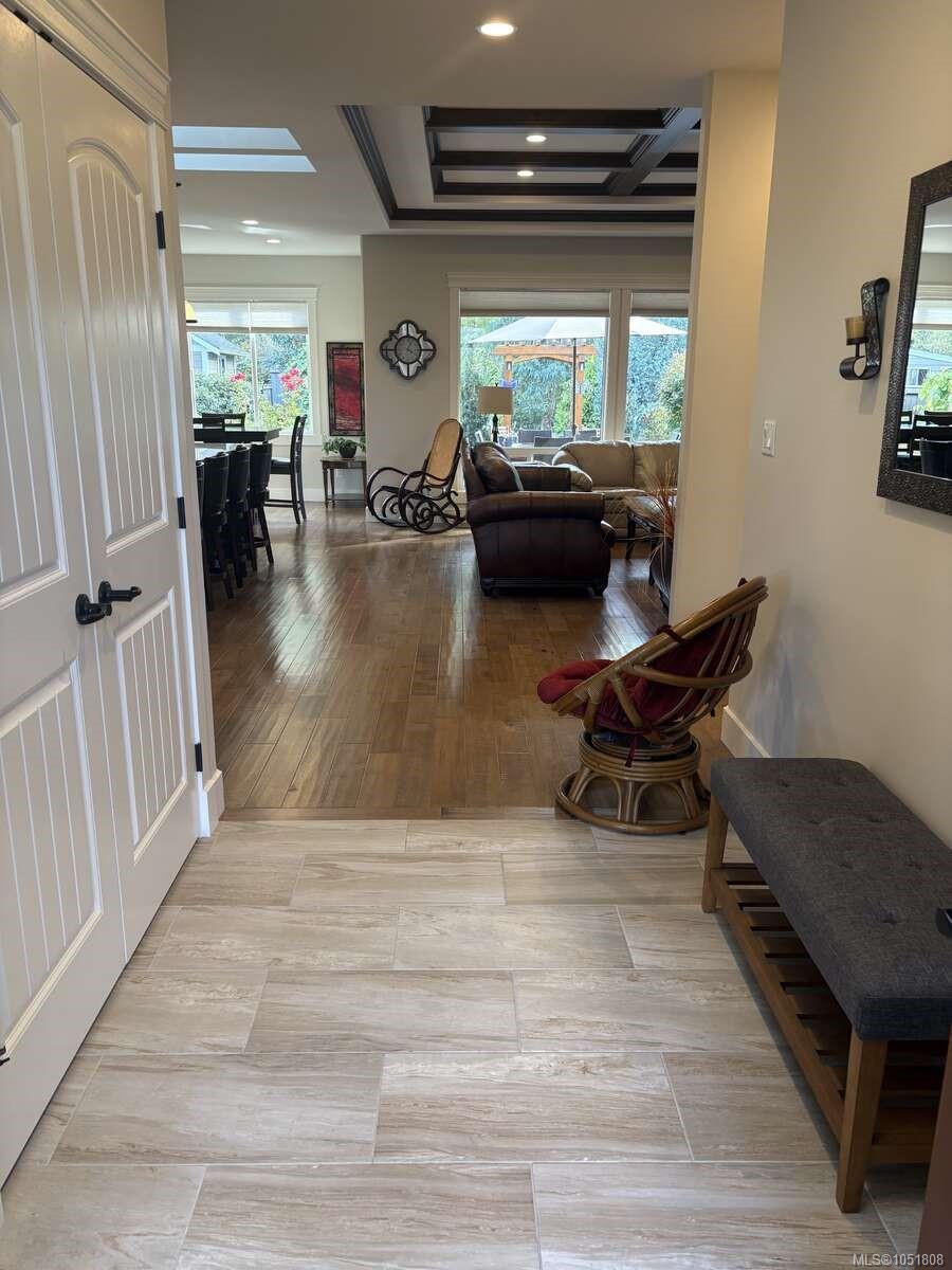246 Lodgepole Dr — listing photo 4 of 35