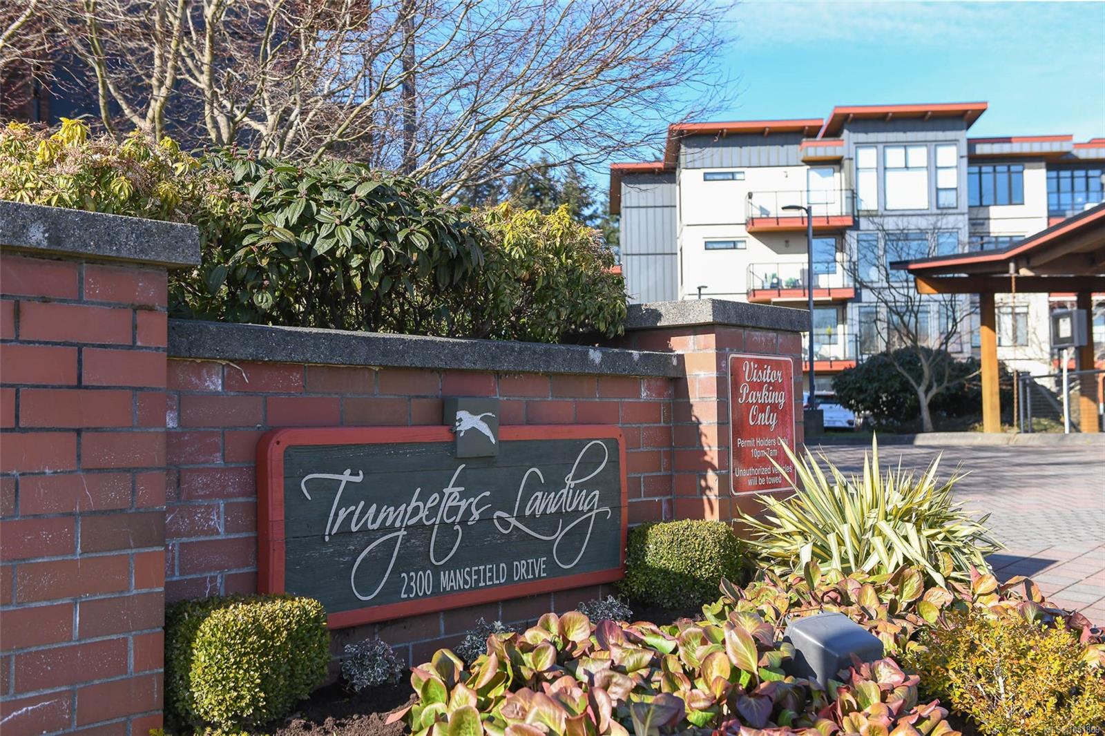 2300 Mansfield Dr, Courtenay