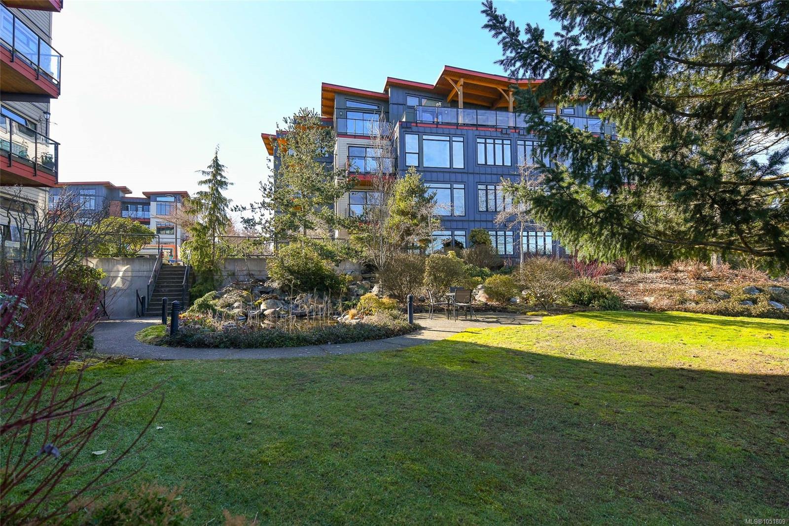 322-2300 Mansfield Dr — listing photo 6 of 53