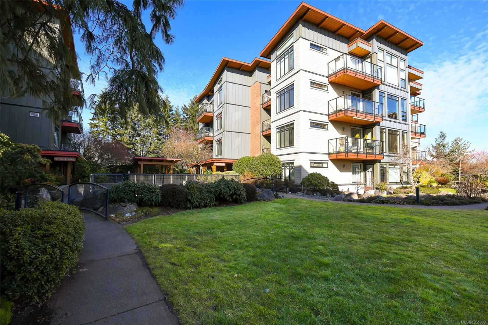 322-2300 Mansfield Dr — listing photo 8 of 53