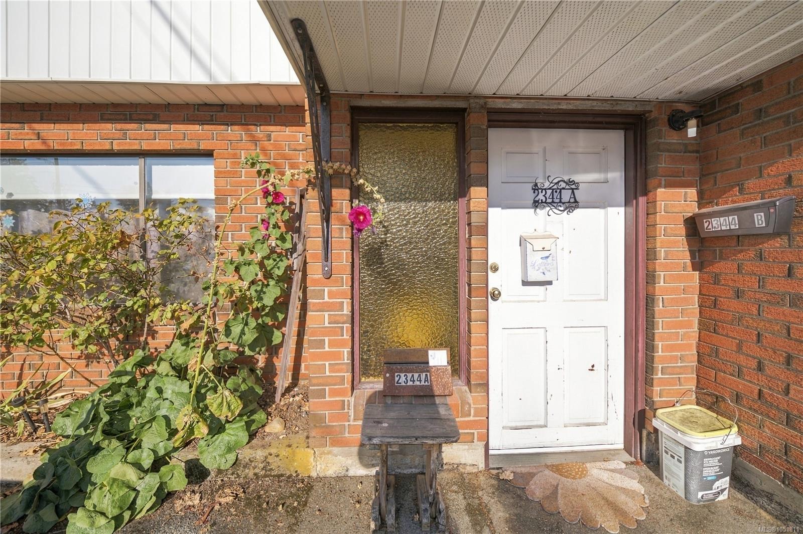 2344 Rosstown Rd — listing photo 2 of 28