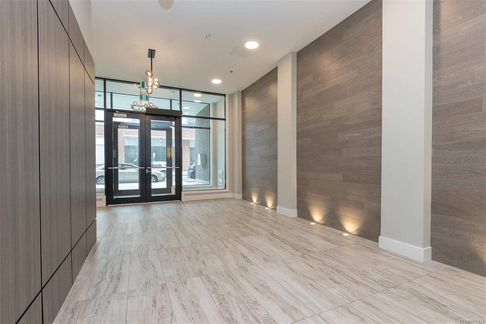 606-967 Whirlaway Cres — listing photo 3 of 18