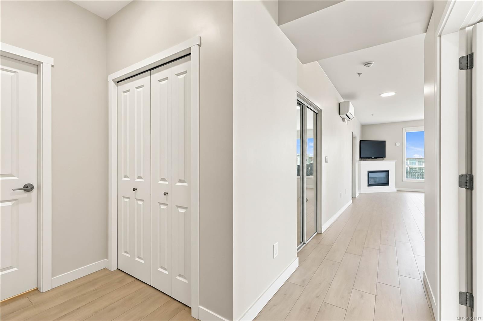 602-810 Orono Ave — listing photo 6 of 26