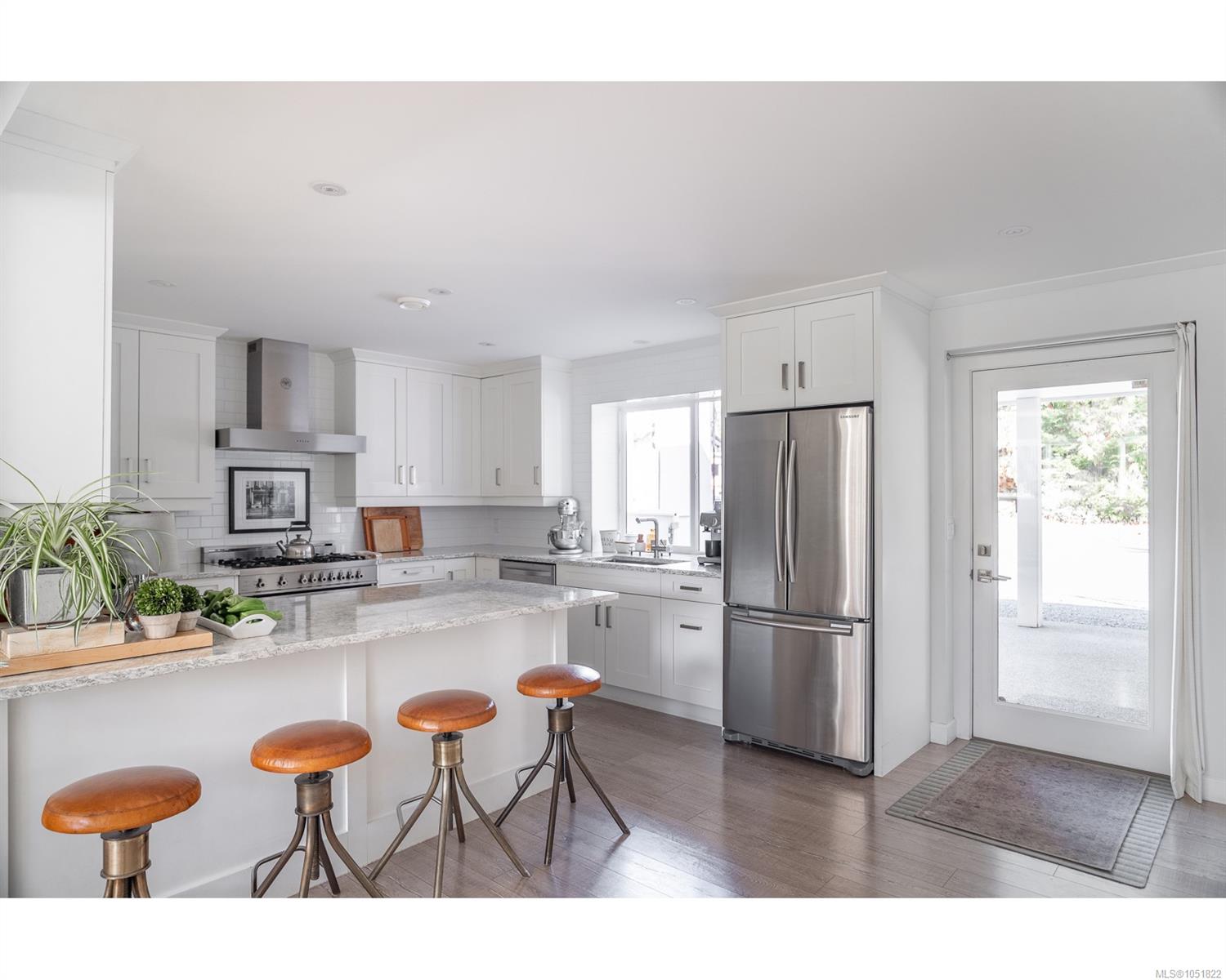1045 RAVENSBOURNE Lane — listing photo 11 of 57