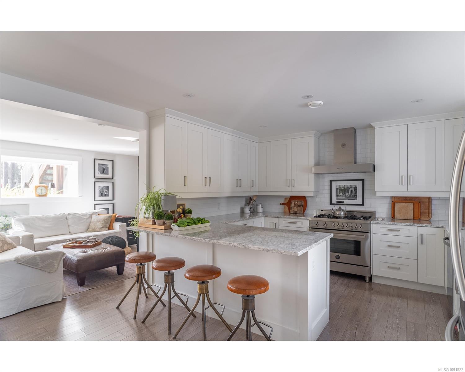 1045 RAVENSBOURNE Lane — listing photo 13 of 57