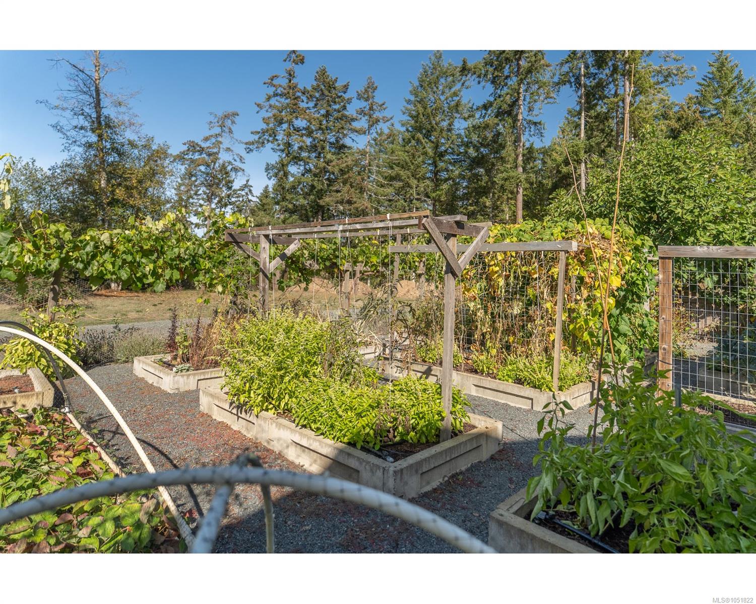 1045 RAVENSBOURNE Lane — listing photo 9 of 57