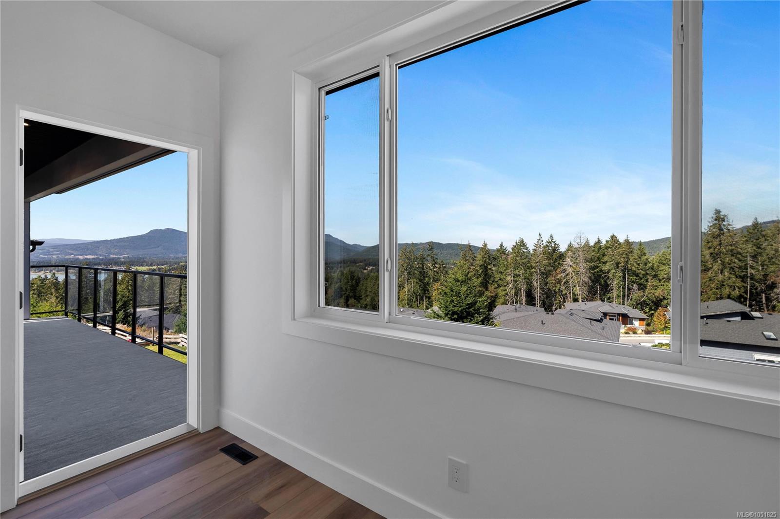 3326 Woodrush Dr — listing photo 13 of 46