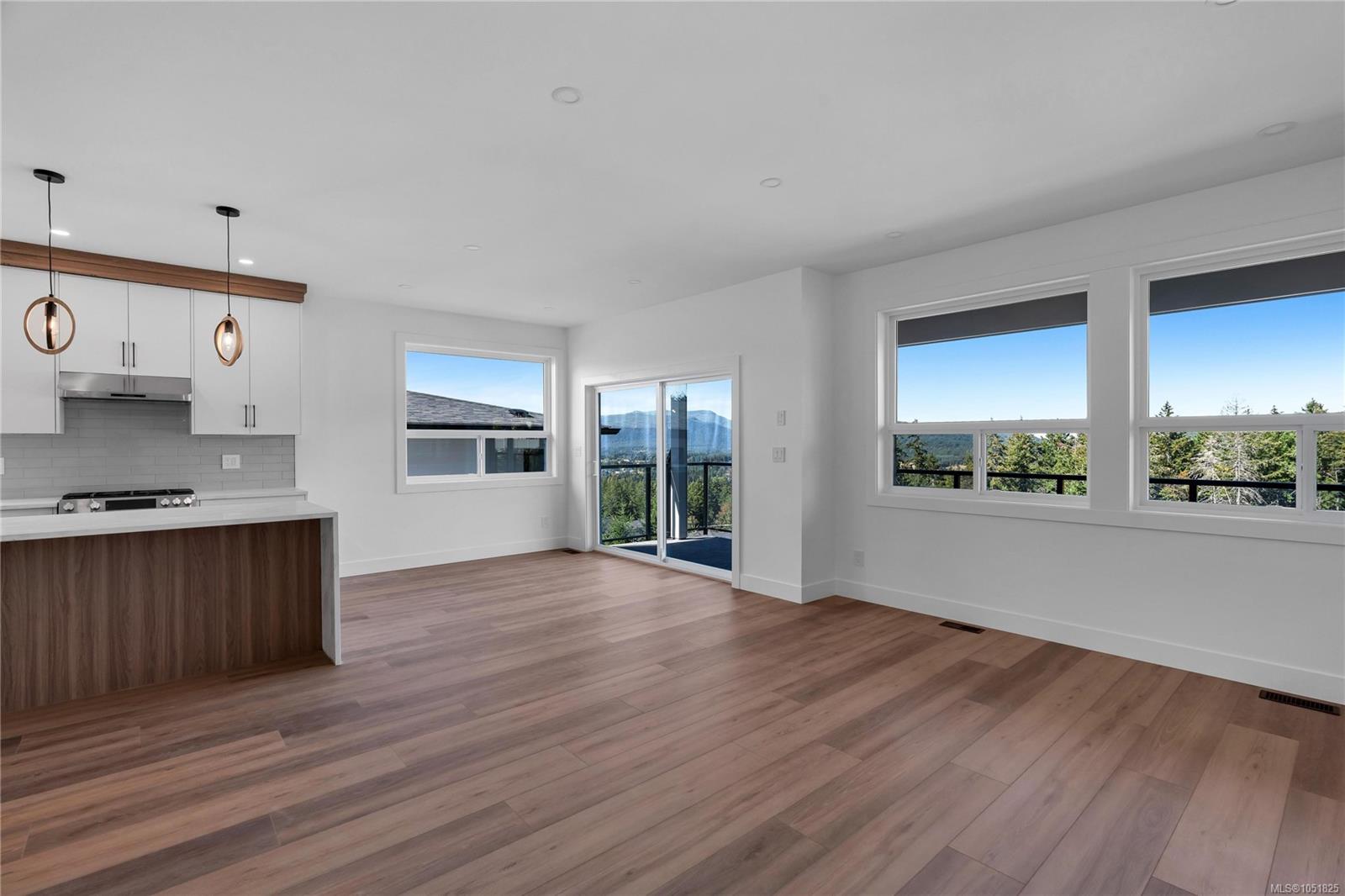 3326 Woodrush Dr — listing photo 8 of 46