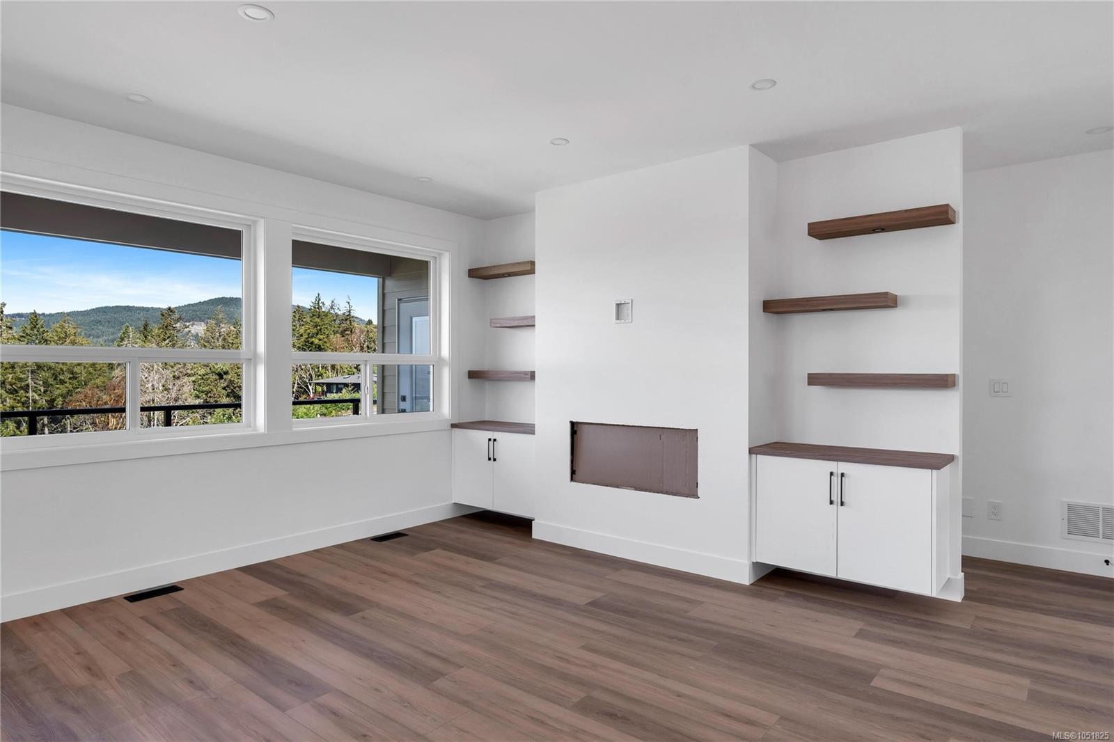 3326 Woodrush Dr — listing photo 10 of 46