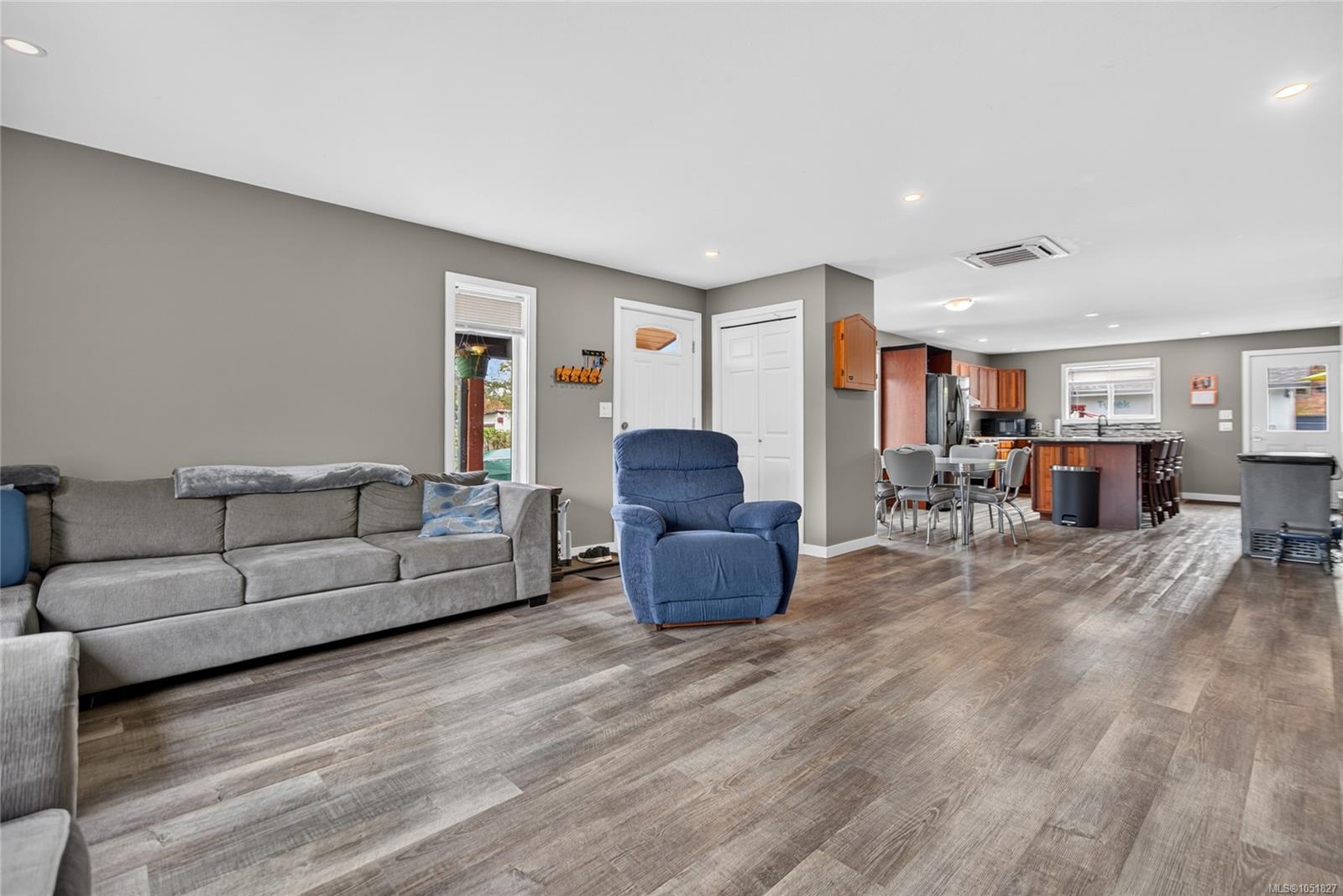3386 Lake Trail Rd — listing photo 11 of 83
