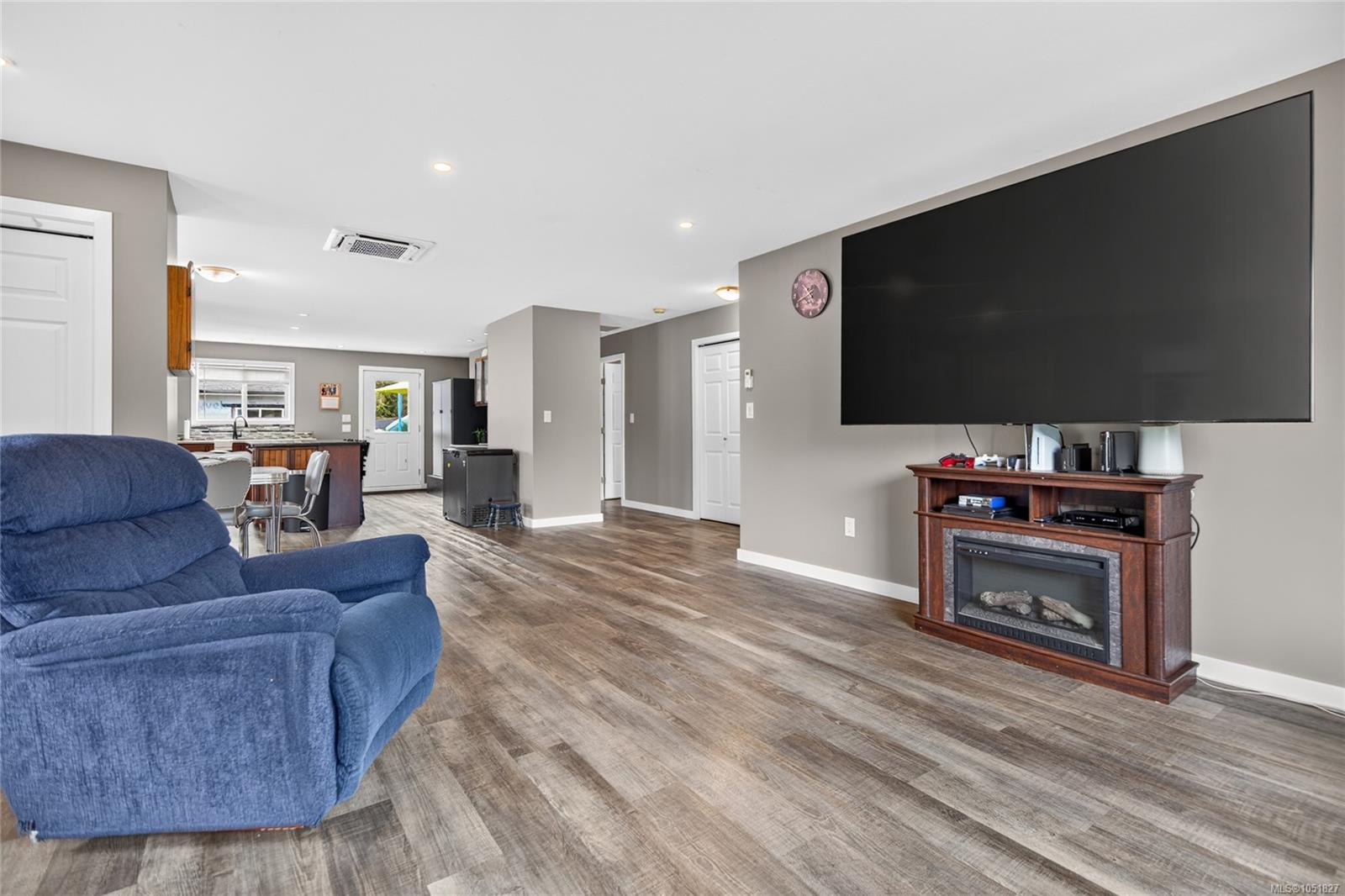 3386 Lake Trail Rd — listing photo 12 of 83