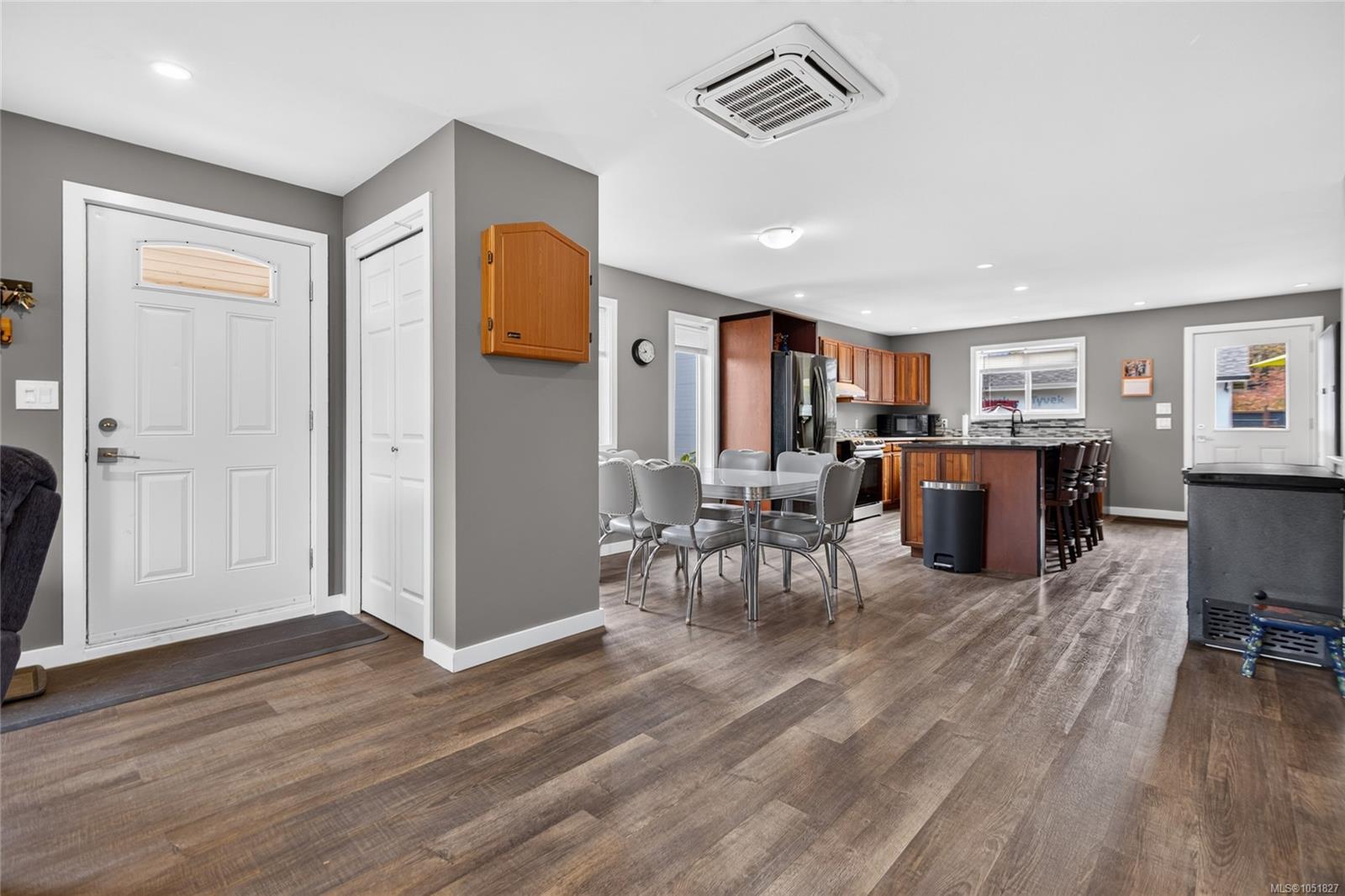 3386 Lake Trail Rd — listing photo 13 of 83