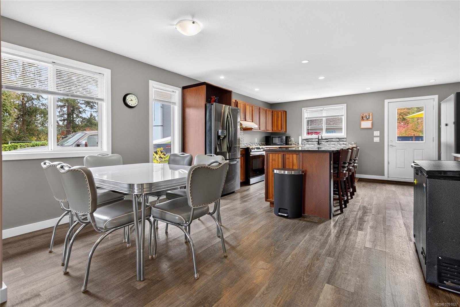 3386 Lake Trail Rd — listing photo 14 of 83