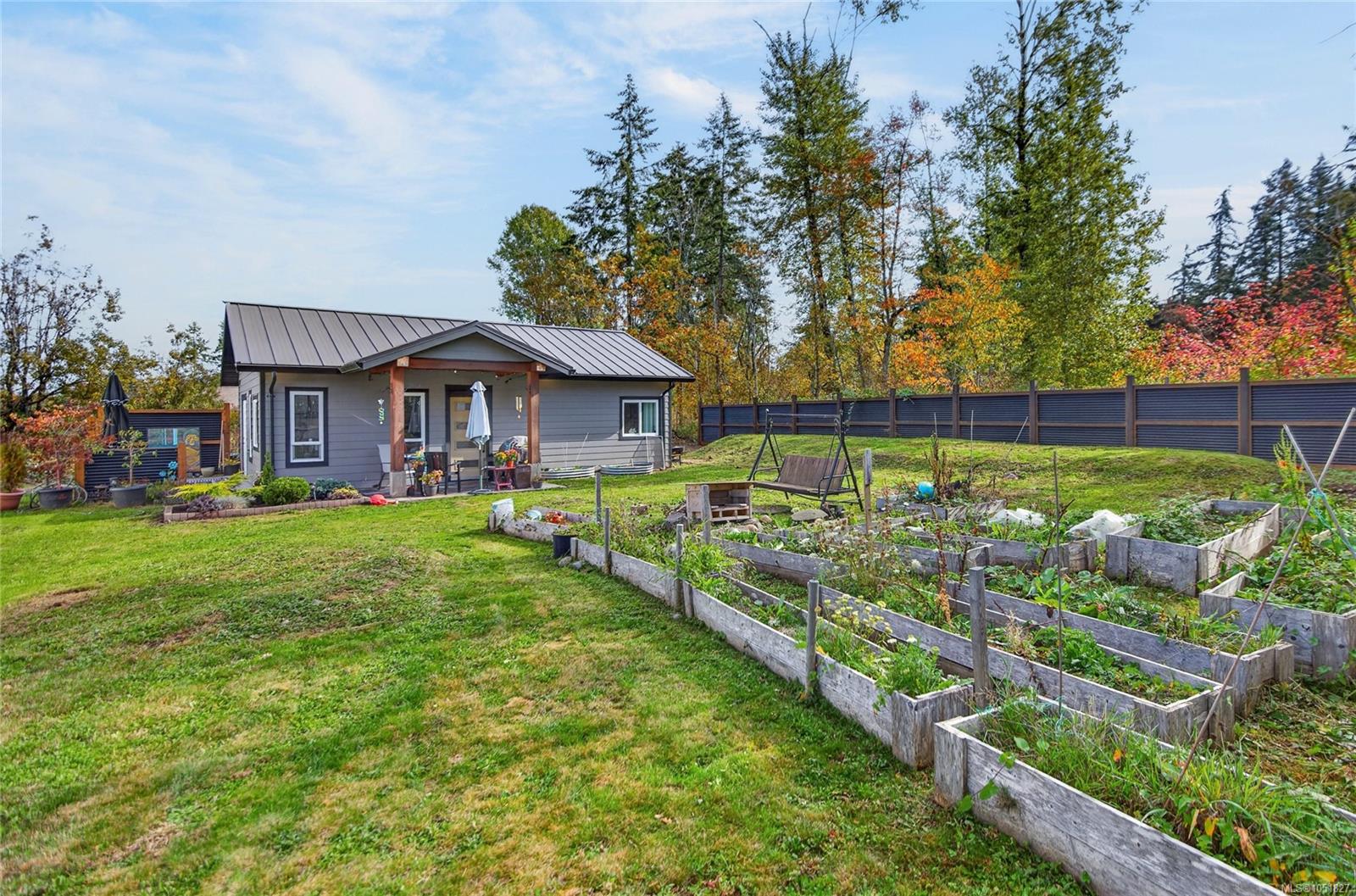 3386 Lake Trail Rd — listing photo 4 of 83