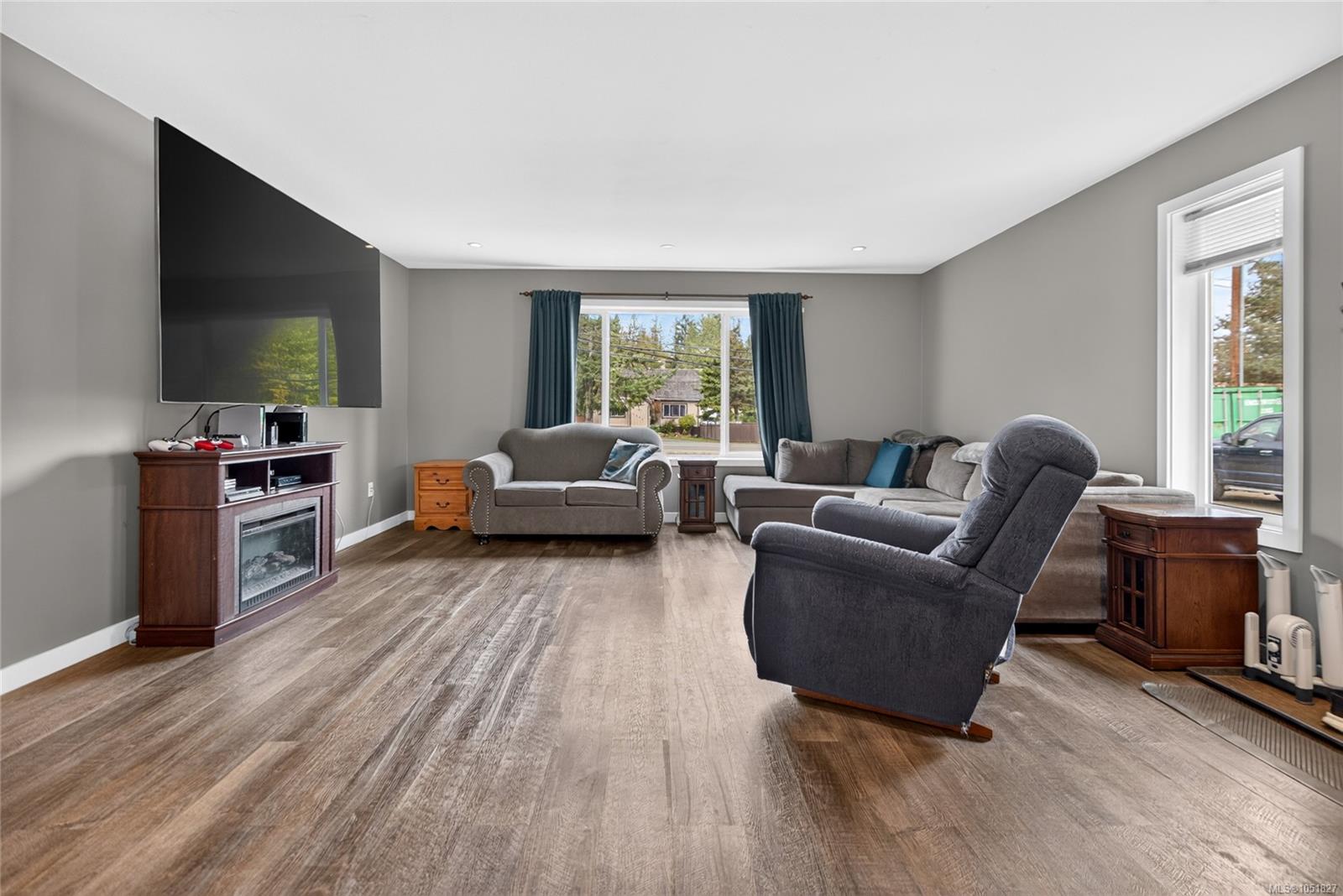 3386 Lake Trail Rd — listing photo 10 of 83