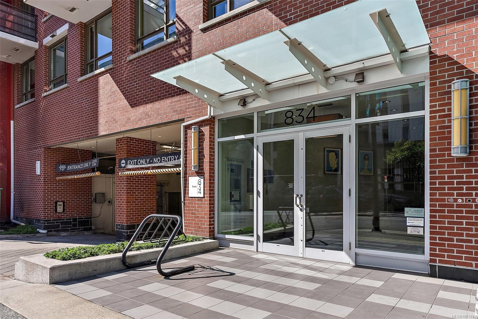 404-834 Johnson St — listing photo 4 of 27