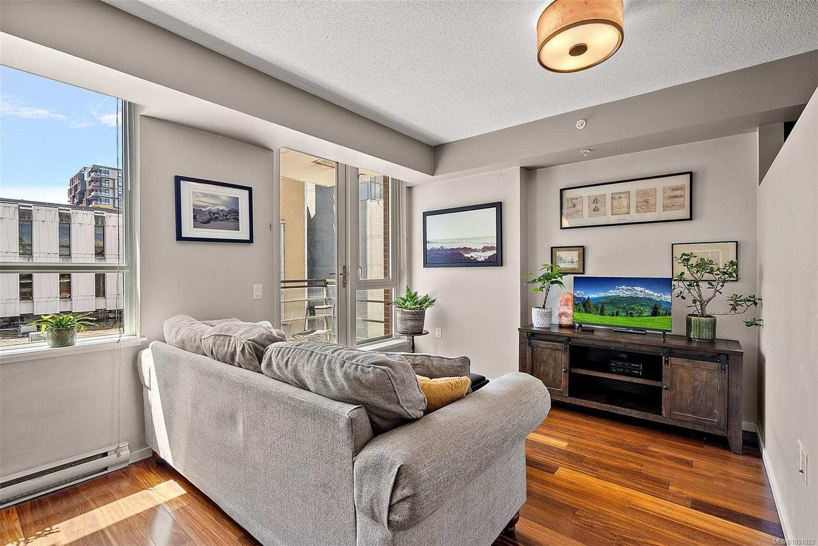 404-834 Johnson St — listing photo 5 of 27