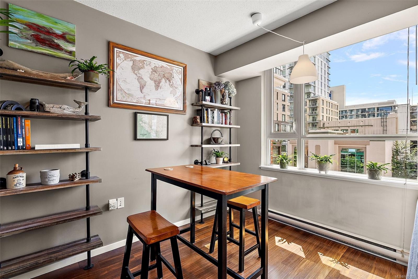 404-834 Johnson St — listing photo 10 of 27