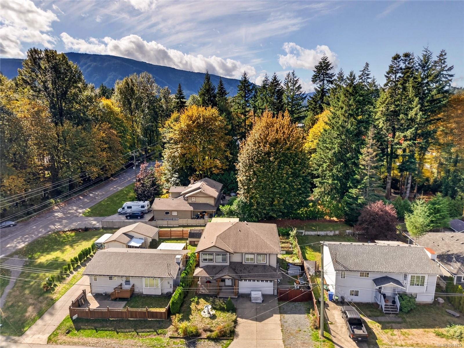 120 Lake Park Rd, Lake Cowichan