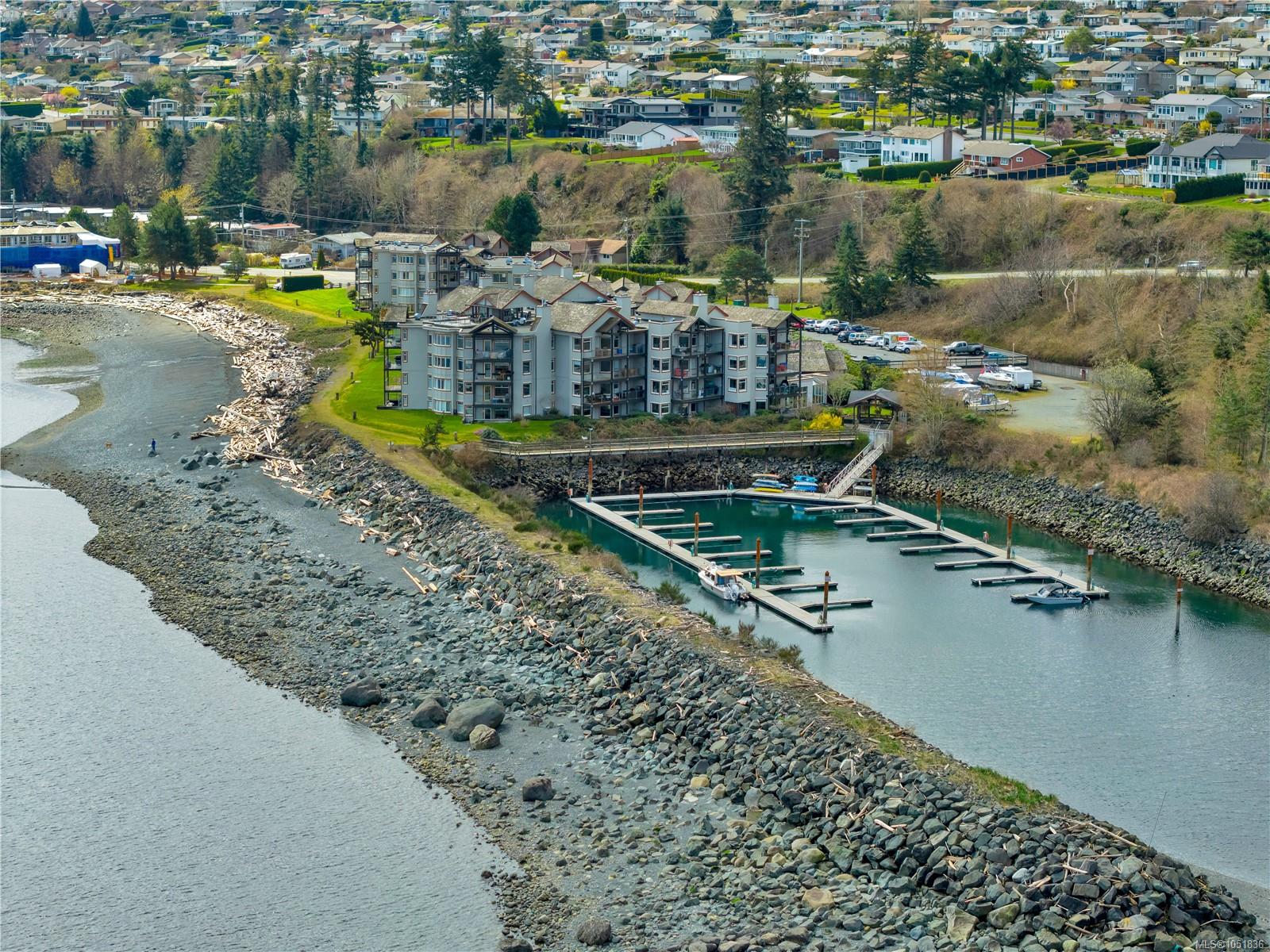 1401-27 Island Hwy — listing photo 3 of 83